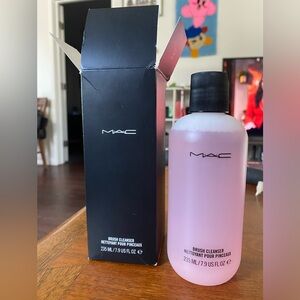 MAC Makeup Brush Cleanser brand new not used